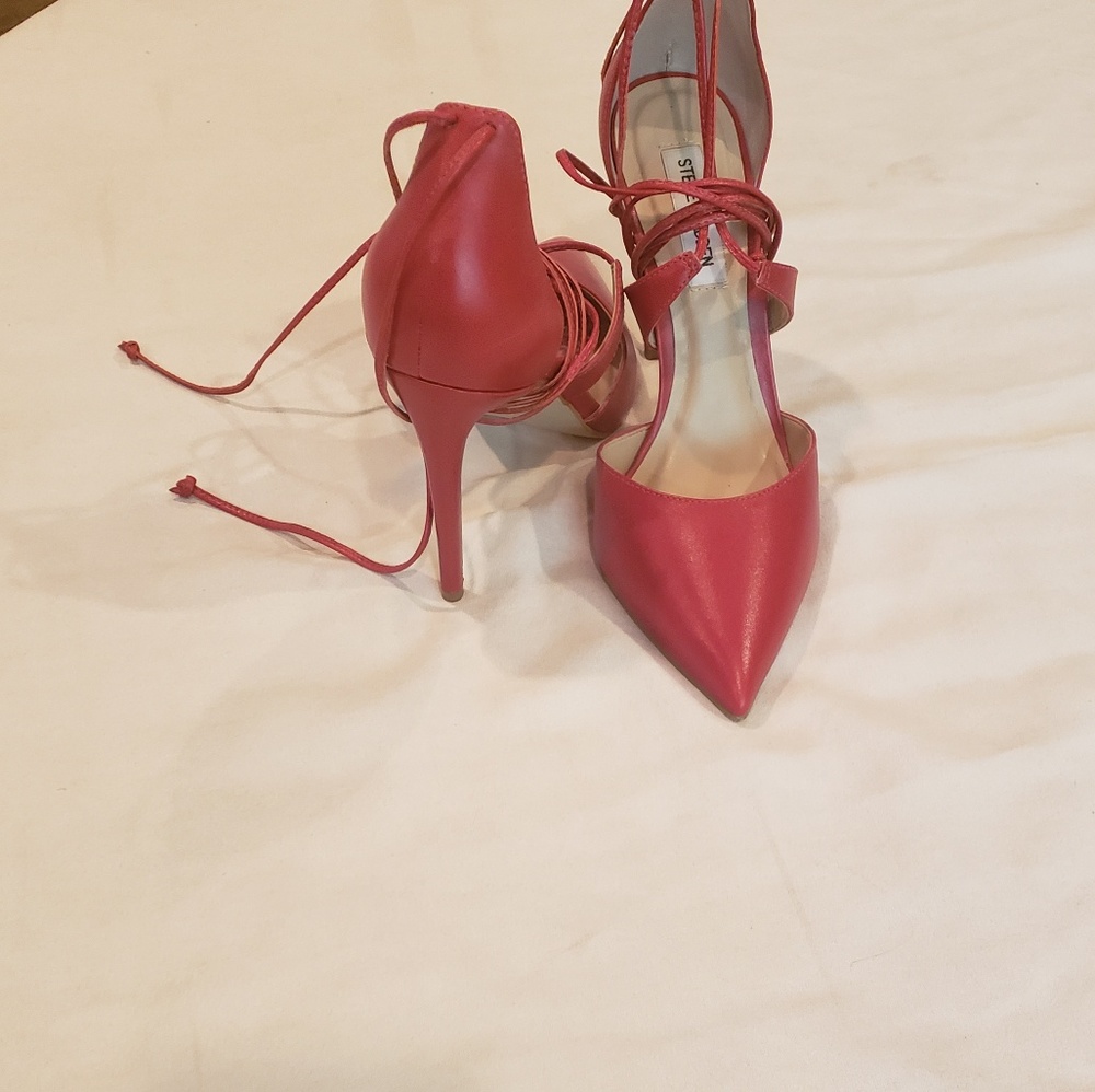 Steve Madden Red Strappy Pointed Pumps - Picture 4 of 4